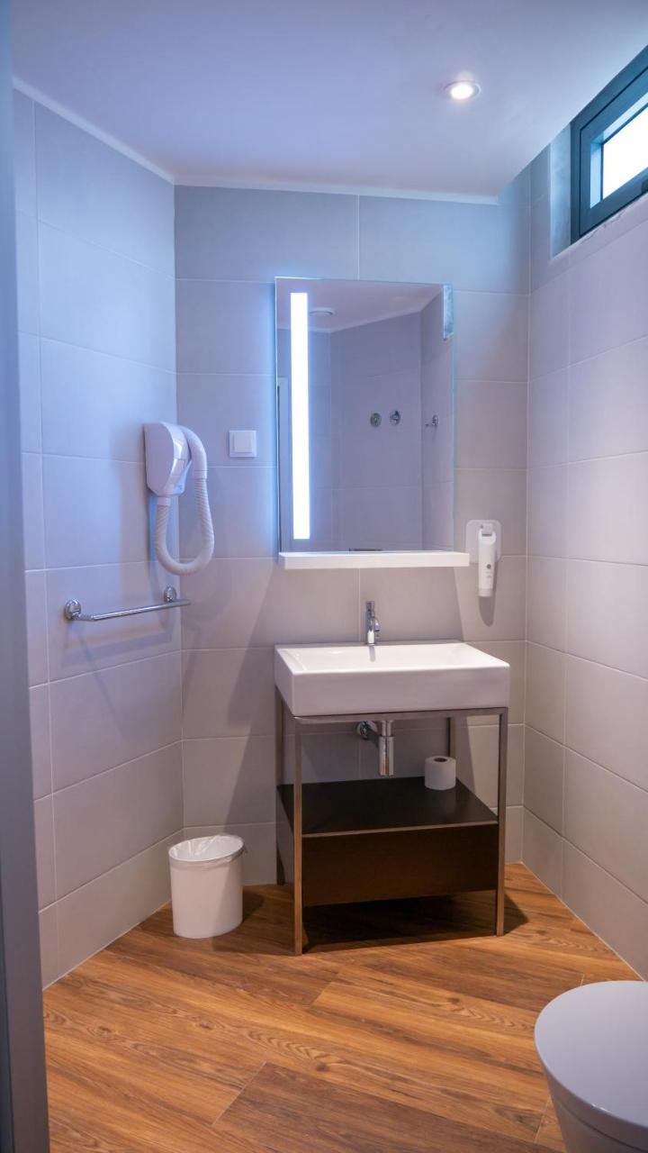 Twin Room,1272786637:JPEG